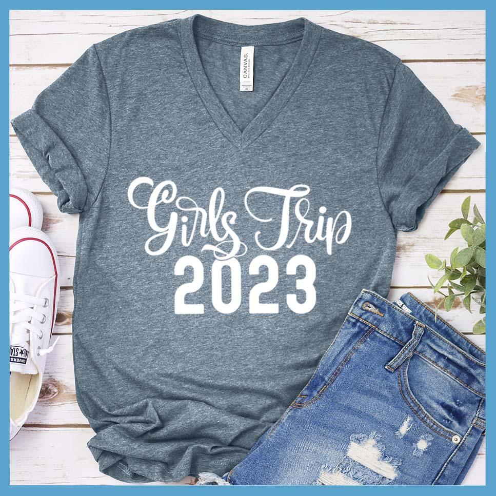 Girls Trip 2023 V-neck Heather Slate - Girls Trip 2023 V-neck T-shirt for trendy group travel and friendship bonding