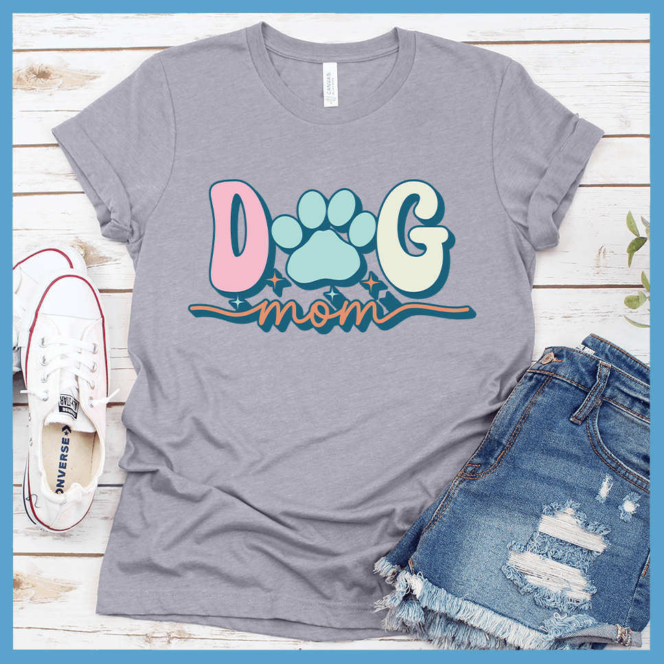 Dog Mom Colored Print T-Shirt Heather Stone - Chic 'Dog Mom' graphic t-shirt with paw design, perfect for canine lovers