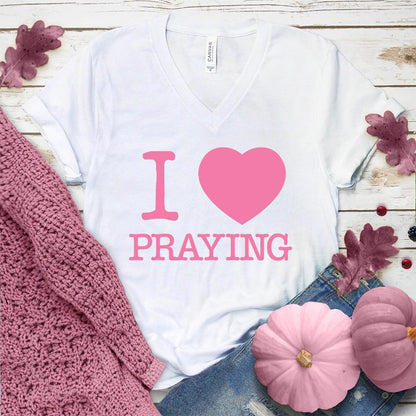 I Heart Praying Colored V-Neck Pink Edition