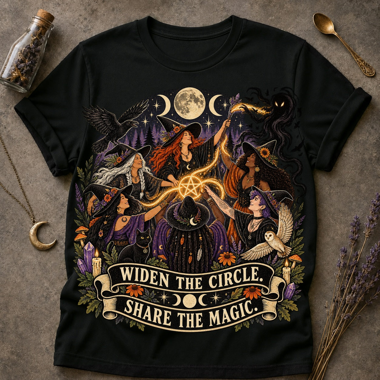 Widen The Circle T-shirt - Black - Brooke & Belle