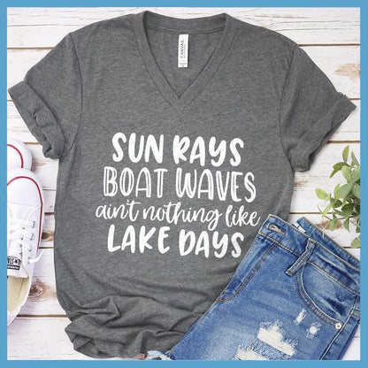Sun Rays Boat Waves V-neck