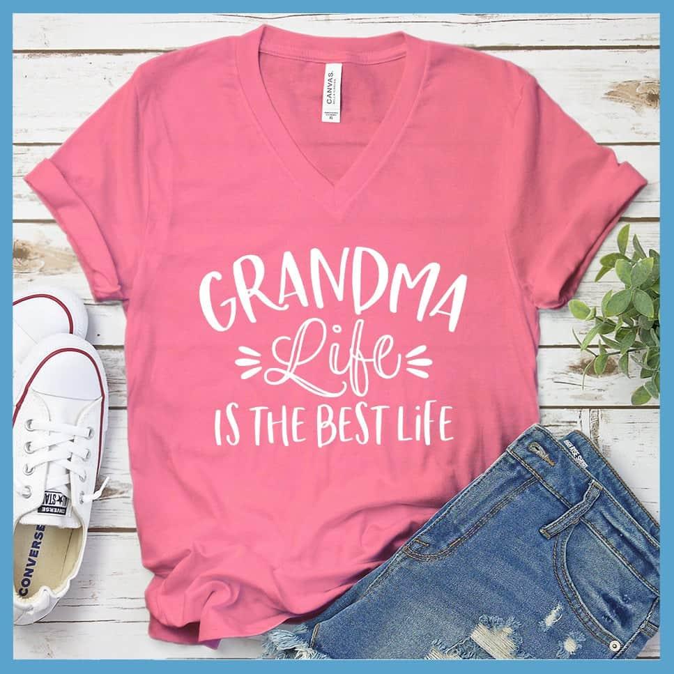 Grandma life is the best life V-neck Neon Pink - Grandma-themed graphic V-neck tee with heartwarming slogan.