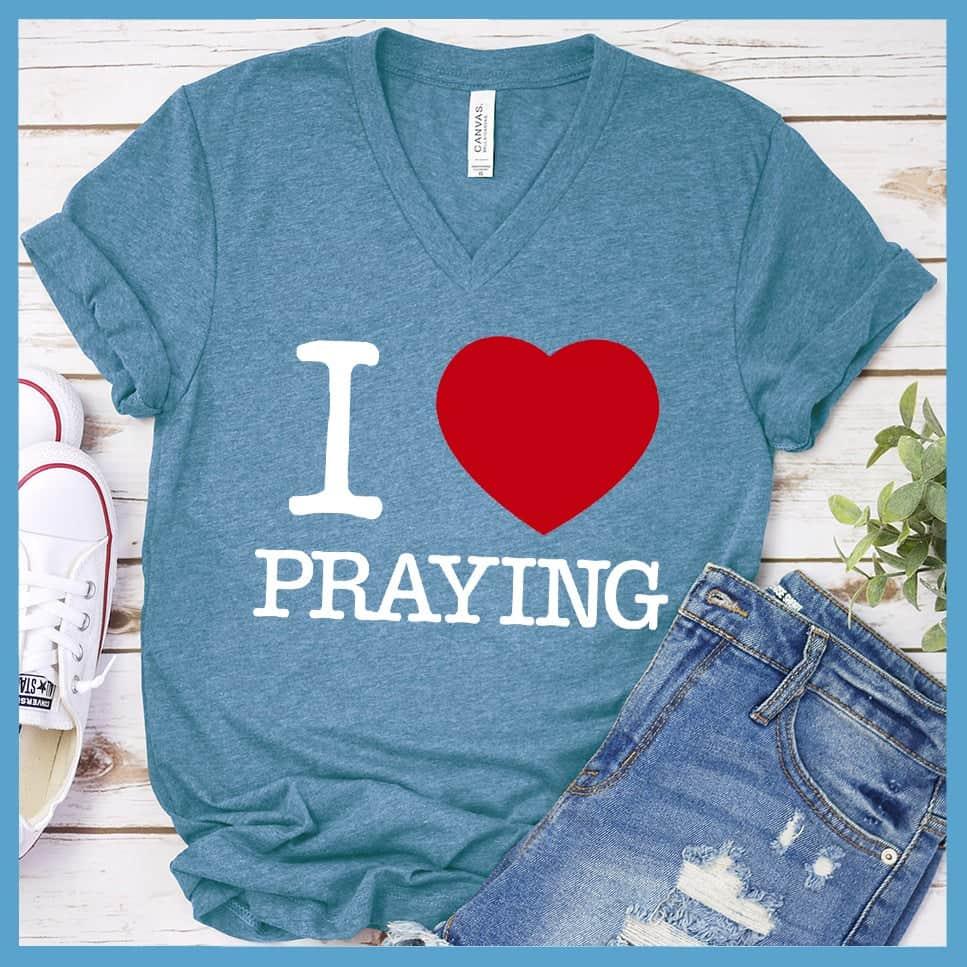 I Heart Praying Colored Print V-neck - Brooke & Belle