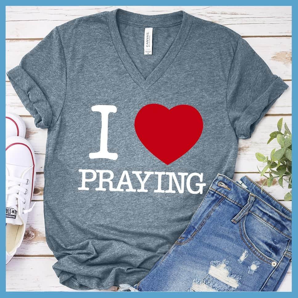 I Heart Praying Colored Print V-neck - Brooke & Belle