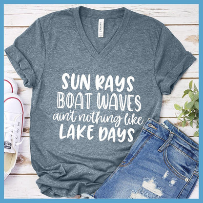 Sun Rays Boat Waves V-neck - Brooke & Belle