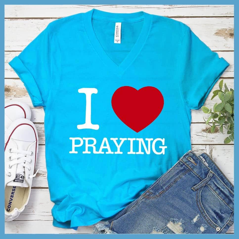 I Heart Praying Colored Print V-neck - Brooke & Belle